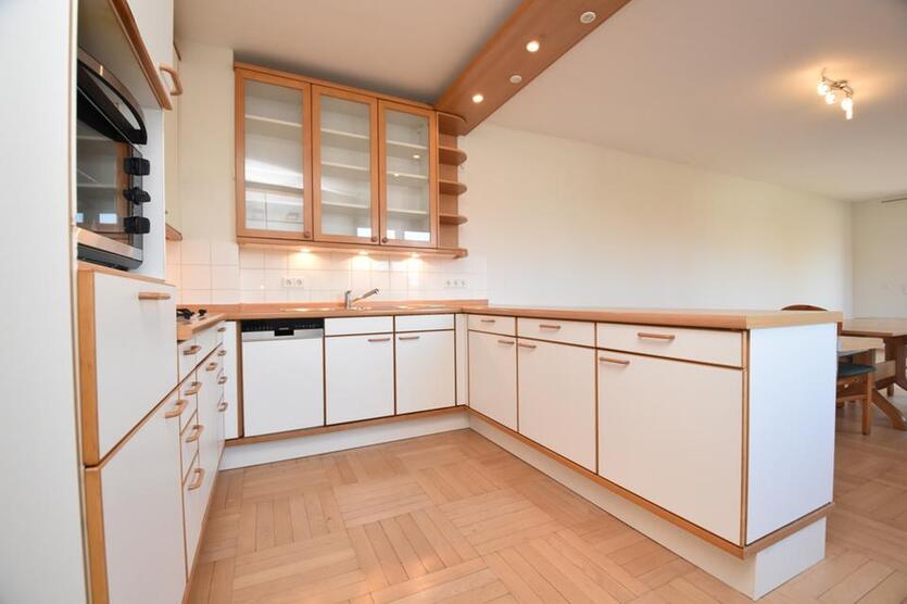 Wohnen im Herzen von Friesoythe - Dachgeschosswohnung mit Einbauküche und Balkon zimmer