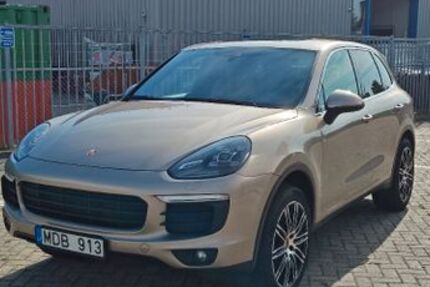 Porsche Cayenne 169.100 km 26.900 &euro; Groningen 9731L