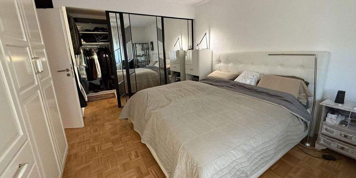 Freistehendes, vielseitig nutzbares Zweifamilienhaus mit großem Garten 9 zimmer