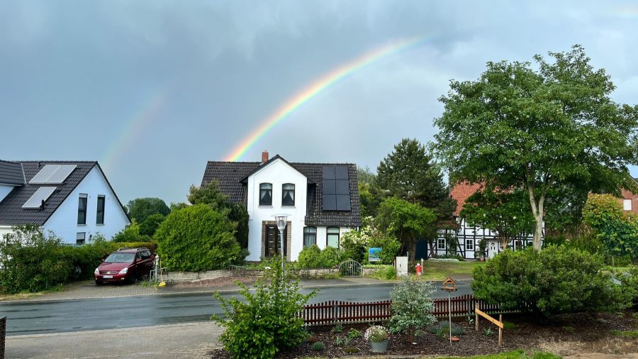Provisionsfrei* Wellness Oase in Bierbergen. Ein-Zweifamilienhaus für Naturliebhaber mit 9,9 kW Solaranlage, großen Garten, Natur Pool, Sauna und Jacuzzi Provisionsfrei - Mehrfamilienhaus, Wohnhaus Hohenhameln | Angebot:26241715