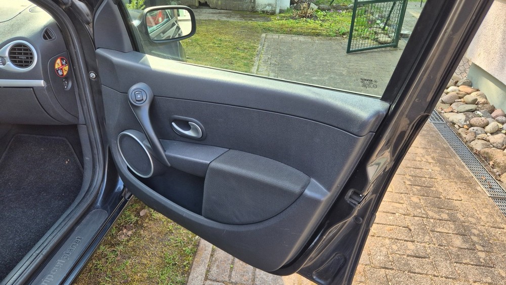 Renault Clio 190.800 km 2.950 &euro; Bad Säckingen 79713