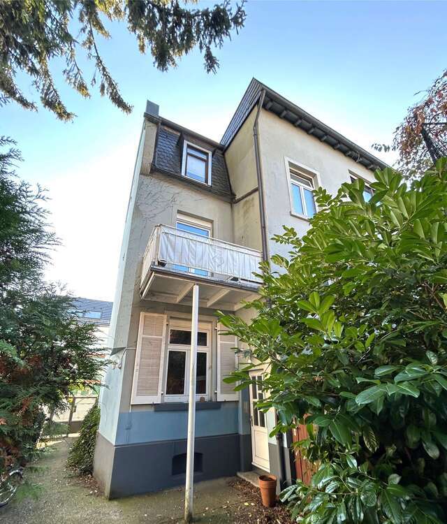 Haus zum Kaufen in Frankfurt 2.400.000 € 1400 m²