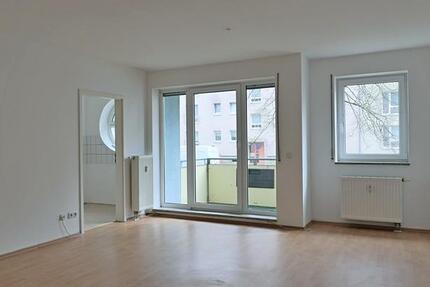 (12536_17) MGN: kleine 1-Raum-Wohnung mit Dusche und Balkon im Hochparterre, Kabel-TV und Hausservice inklusive - Wohnung Meiningen | Angebot:26836388
