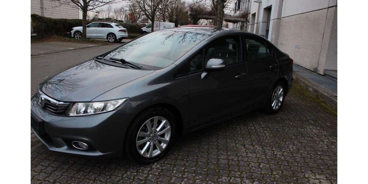Honda Civic 98.000 km 8.450 &euro; Rüsselsheim 65428