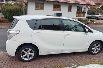 Toyota Verso 105.000 km 9.400 &euro; Faulbach 97906