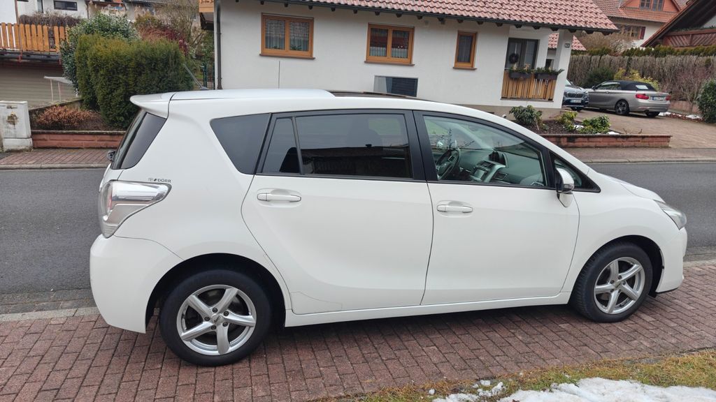 Toyota Verso 105.000 km 9.400 &euro; Faulbach 97906