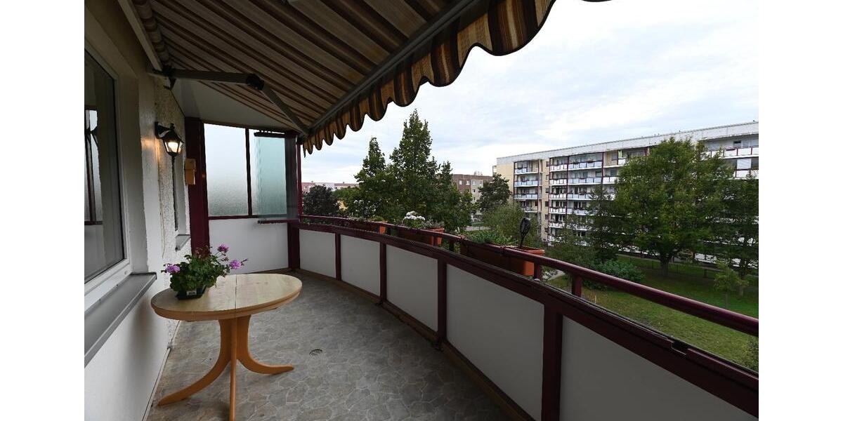 Etagenwohnung Sömmerda - 3 Zimmer, 72 m&sup2;, 74.000&euro; | Angebot:27094049