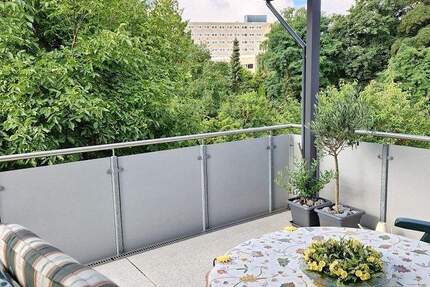 Moderne helle Wohnung mit einem großen überdachten Balkon und hochwertiger Ausstattung! 3 zimmer