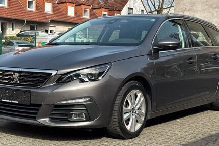 Peugeot 308 124.300 km 7.990 &euro; Essen 45327