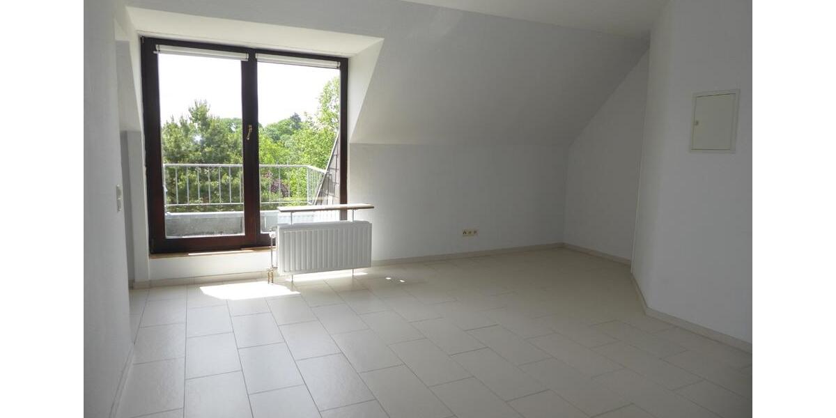 Dachgeschoßwohnung Bonn Auerberg - 1 Zimmer, 30 m&sup2;, 580&euro; | Angebot:25751673