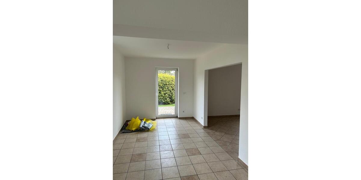 Etagenwohnung Cottbus Merzdorf - 4 Zimmer, 120 m&sup2;, 1.350&euro; | Angebot:26441434