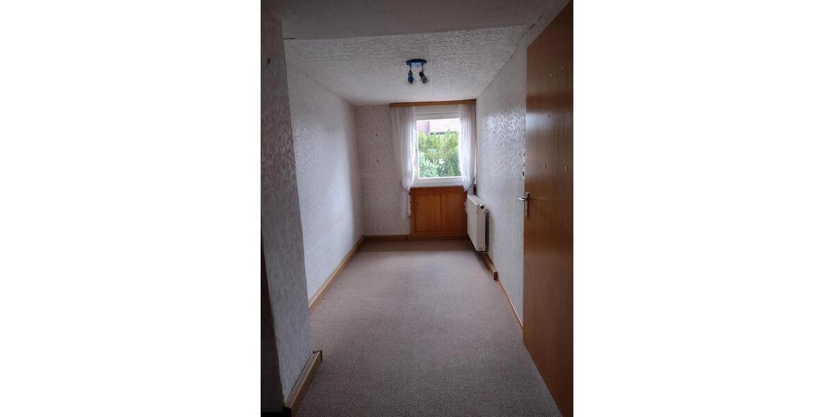 Doppelhaushälfte Kitzingen - 5 Zimmer, 90 m&sup2;, 195.000&euro; | Angebot:27072239