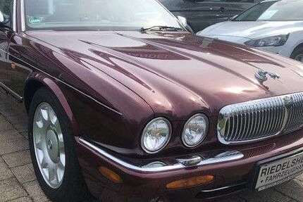 Jaguar Daimler 131.893 km 27.880 &euro; Zeven 27404