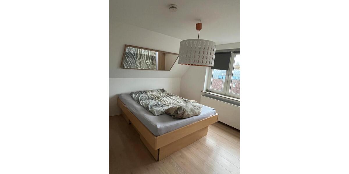 Dachgeschoßwohnung Oldenburg Eversten - 3.5 Zimmer, 80 m&sup2;, 1.100&euro; | Angebot:26415933