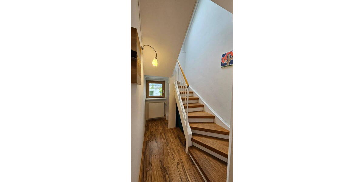 Einfamilienhaus Hofheim - 9 Zimmer, 320 m&sup2;, 4.250&euro; | Angebot:26616851