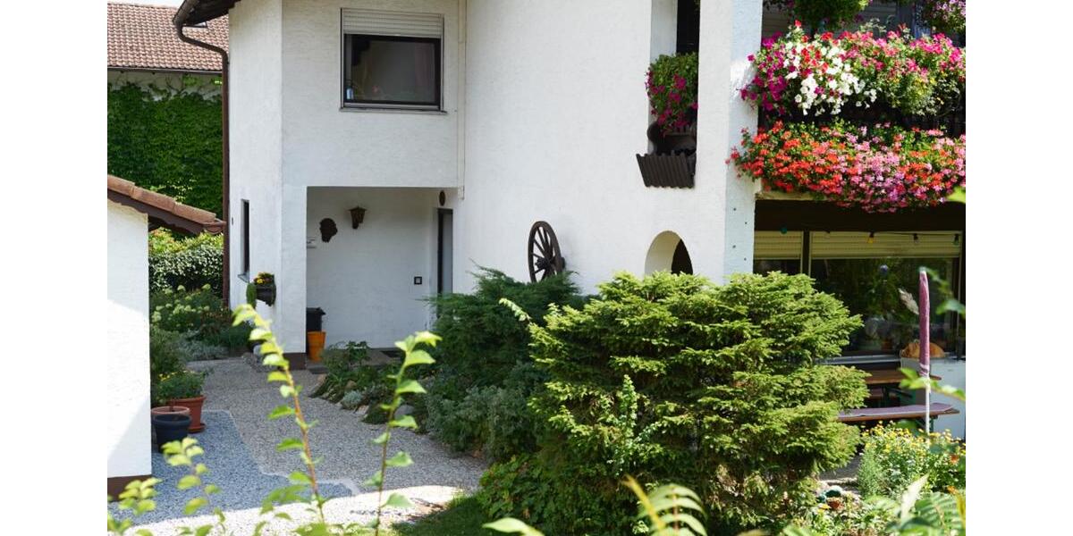 Etagenwohnung Falkenstein - 4 Zimmer, 103 m&sup2;, 750&euro; | Angebot:26384487