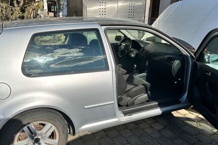 VW Golf 117.721 km 4.000 &euro; Uffing 82449