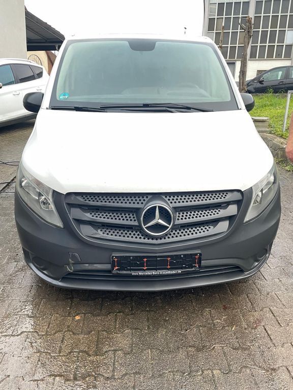 Mercedes-Benz Vito 281.432 km 12.500 € Albbruck 79774