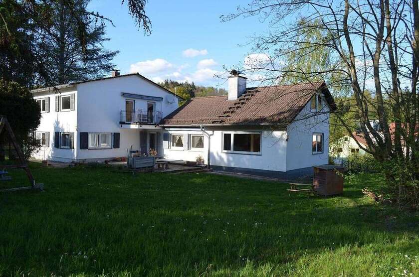Haus zum Kaufen in Neckargemünd-Waldhilsbach 850.000 € 270 m²