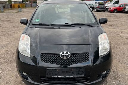 Toyota Yaris 229.626 km 2.500 € Hamburg 22113