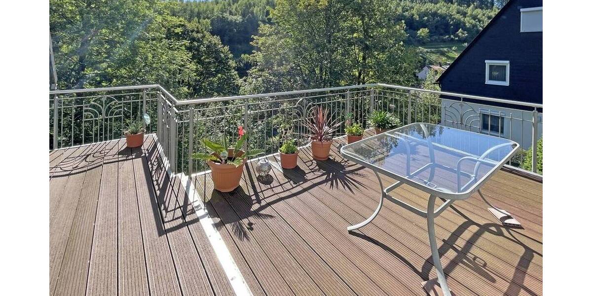 Doppelhaushälfte Ludwigsstadt - 8 Zimmer, 180 m&sup2;, 179.000&euro; | Angebot:25746561