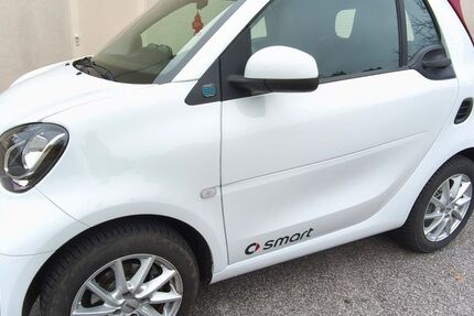 Smart ForTwo 21.950 km 10.900 € Burglengenfeld 93133