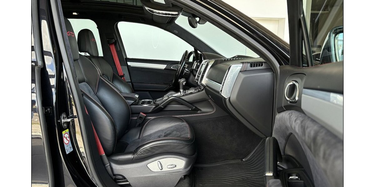 Porsche Cayenne GTS LED Pano Memory Bose Luft AHK 72.000 km 39.490 &euro; Stade 21682