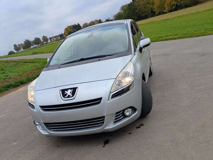 Peugeot 5008 133.000 km 6.490 € Hadamar 65589