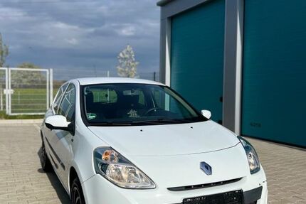 Renault Clio 158.000 km 2.850 &euro; Neustadt 31535