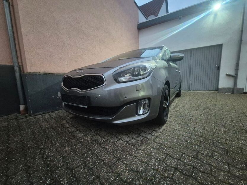 Kia Carens 134.621 km 10.500 € Dernbach 56428
