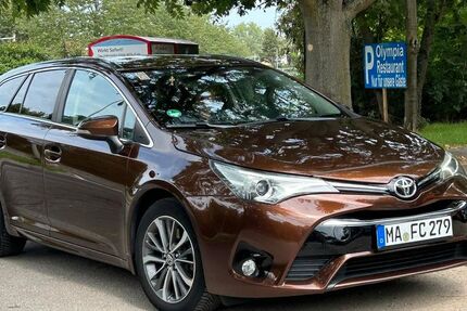 Toyota Avensis 177.700 km 9.900 &euro; Mannheim 68219
