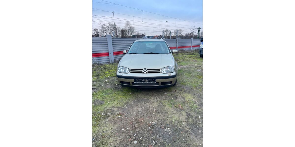 VW Golf 198.000 km 899 &euro; Nürnberg 90431