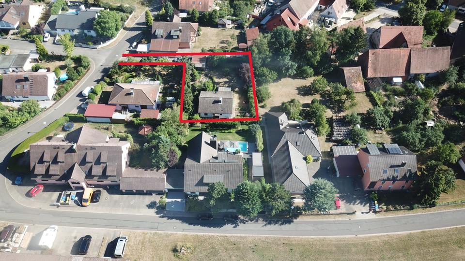 Kleines Einfamilienhaus mit großem Grundstück zimmer