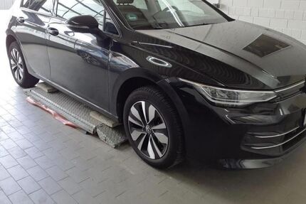VW Golf 21.112 km 34.950 &euro; Bernburg 06406