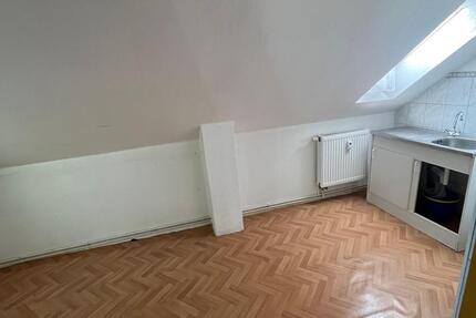 Helle 3-Zimmer-Dachgeschoßwohnung (ca. 80 m²) in Bralitz