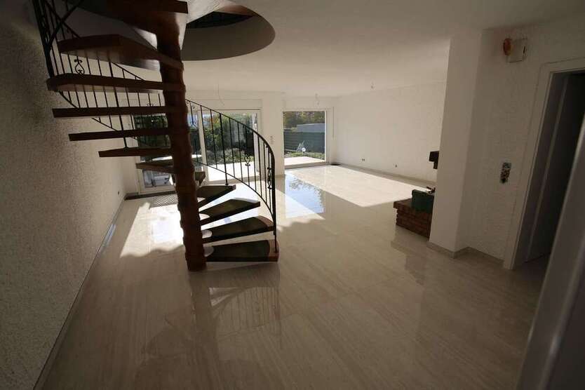 Haus zum Kaufen in Frankenthal 649.000 € 230 m²