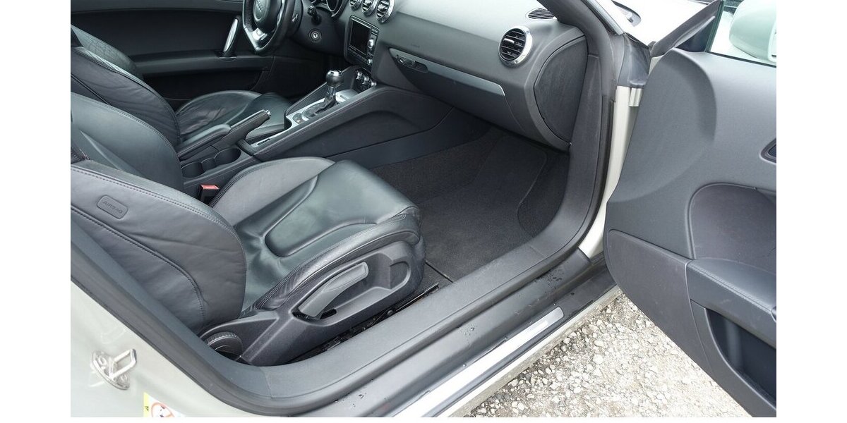 Audi TT 2.0 TFSI Roadster Navi+ Bi-Xenon el. Windschott 179.800 km 8.950 &euro; Neumarkt/OPf 92318