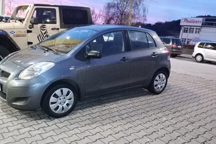Toyota Yaris 132.000 km 3.700 &euro; Deggendorf 94469