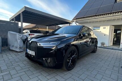 BMW iX 49.700 km 71.400 € Sankt Augustin 53757