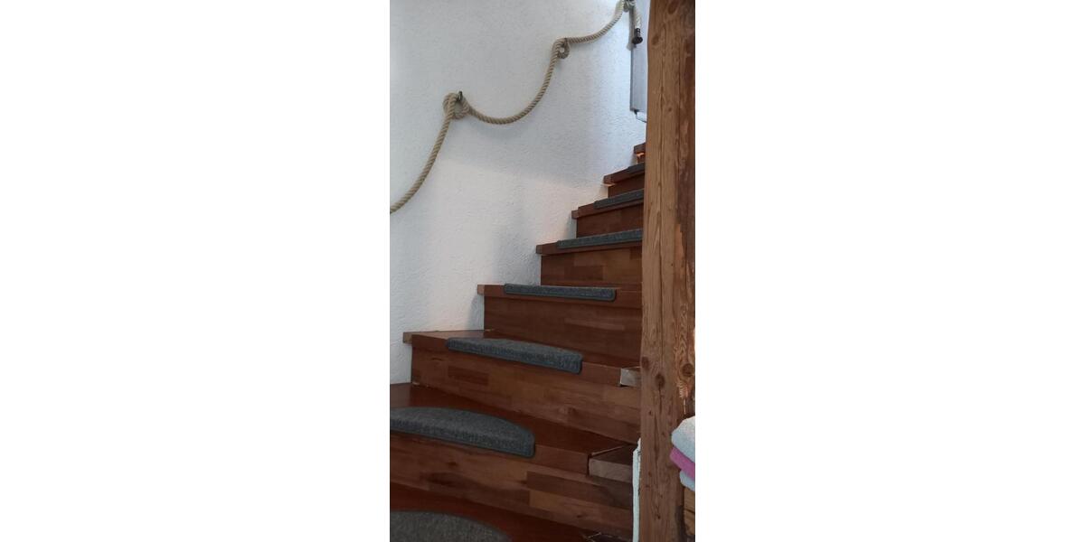 Etagenwohnung Grünberg - 6 Zimmer, 135 m&sup2;, 890&euro; | Angebot:26362175