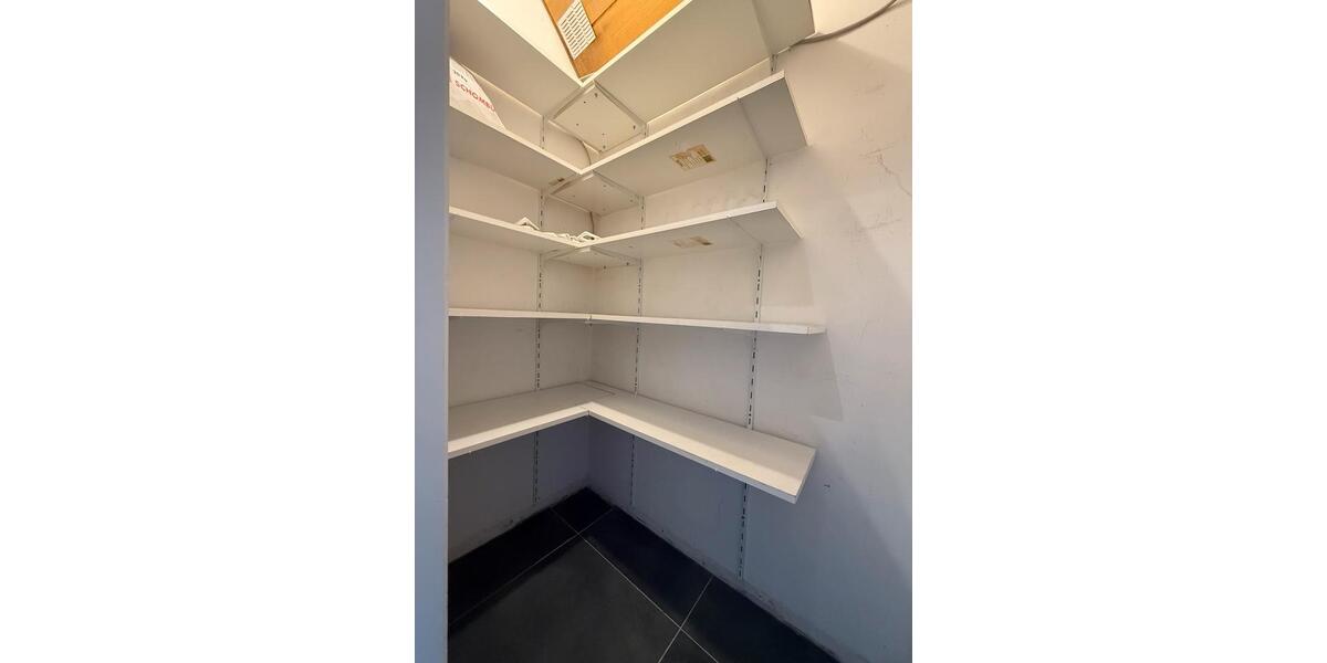 Dachgeschoßwohnung Grefrath - 4 Zimmer, 120 m&sup2;, 1.200&euro; | Angebot:25365398