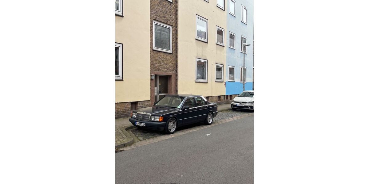 Mercedes-Benz 190 281.572 km 4.999 &euro; Hannover 30159