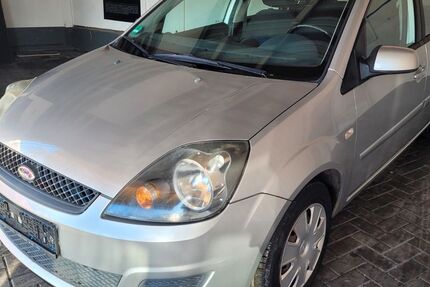 Ford Fiesta 127.665 km 2.200 &euro; Berlin 12277