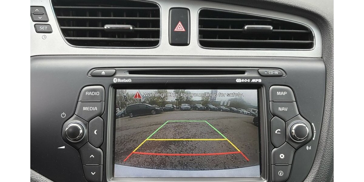 Kia Ceed 1.4 TSI Dream Team KAMERA/NAVI/SHZ/LENKHZ 64.779 km 8.900 &euro; Villingen-Schwenningen 78054