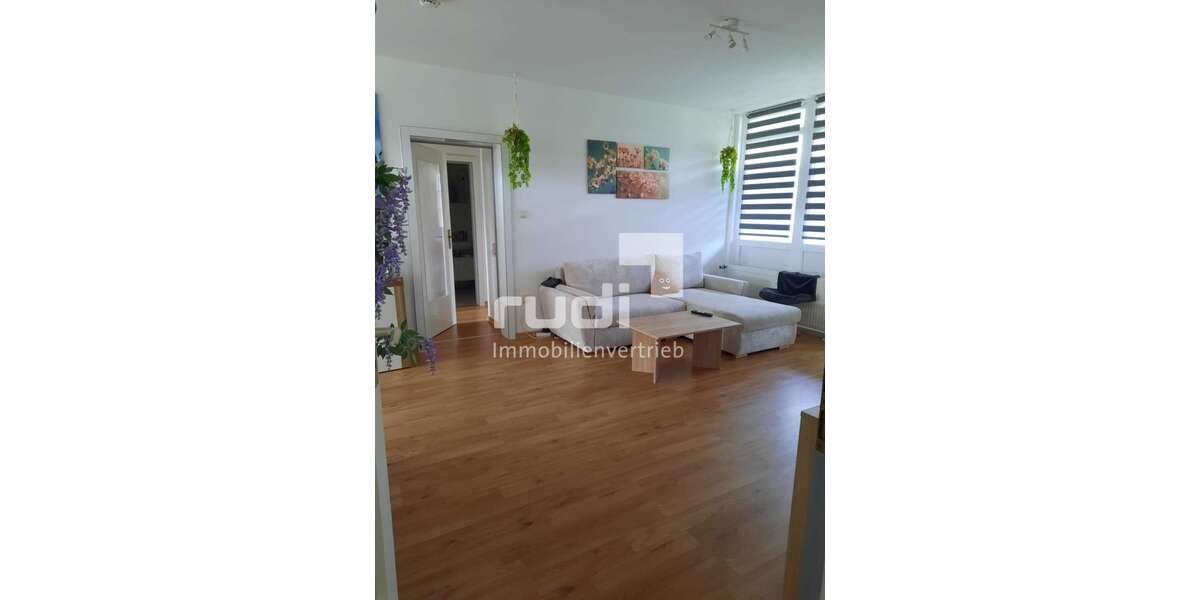 Etagenwohnung Lage - 3 Zimmer, 75 m&sup2;, 111.000&euro; | Angebot:24512723