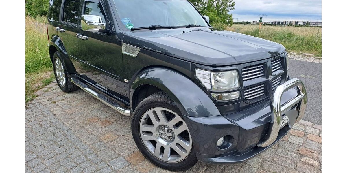 Dodge Nitro 180.000 km 10.900 &euro; Berlin 12359