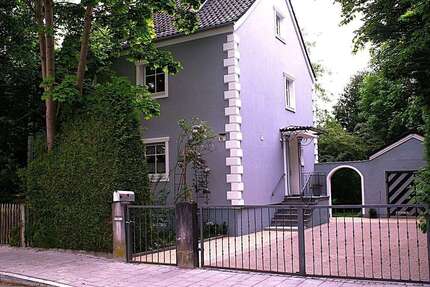 Haus Rosenheim (Innenstadt) Innenstadt - 4 Zimmer, 130 m&sup2;, 210.000&euro; | Angebot:26216988