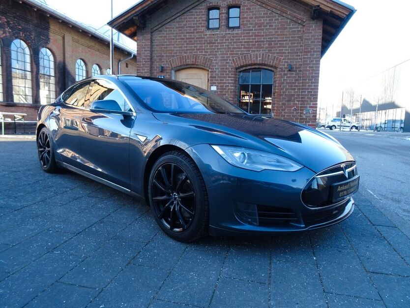 Tesla Model S 181.000 km 22.000 € München 81249