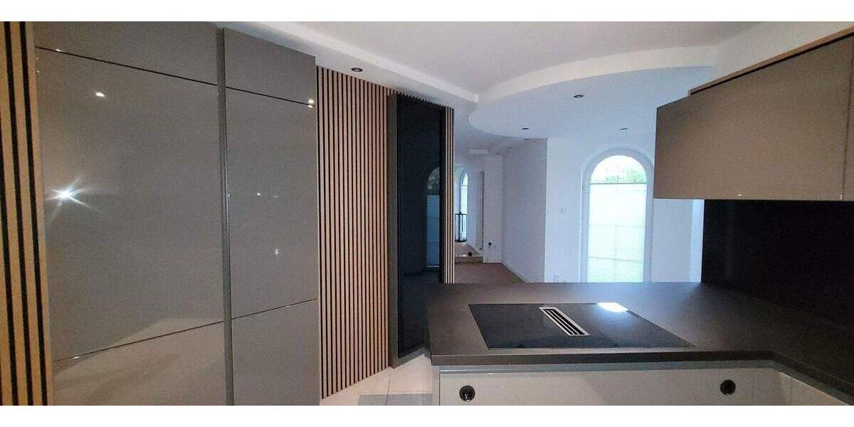 Grosszügiges Architektenhaus in reizvoller Lage von Schwerin 5 zimmer