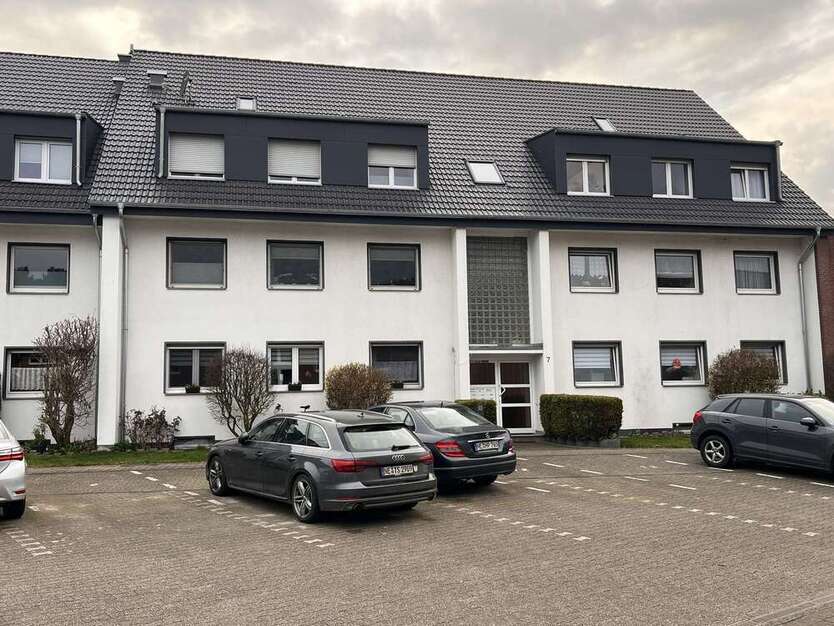 Wohnung zum Kaufen in Neuss 198.000 € 67.6 m²